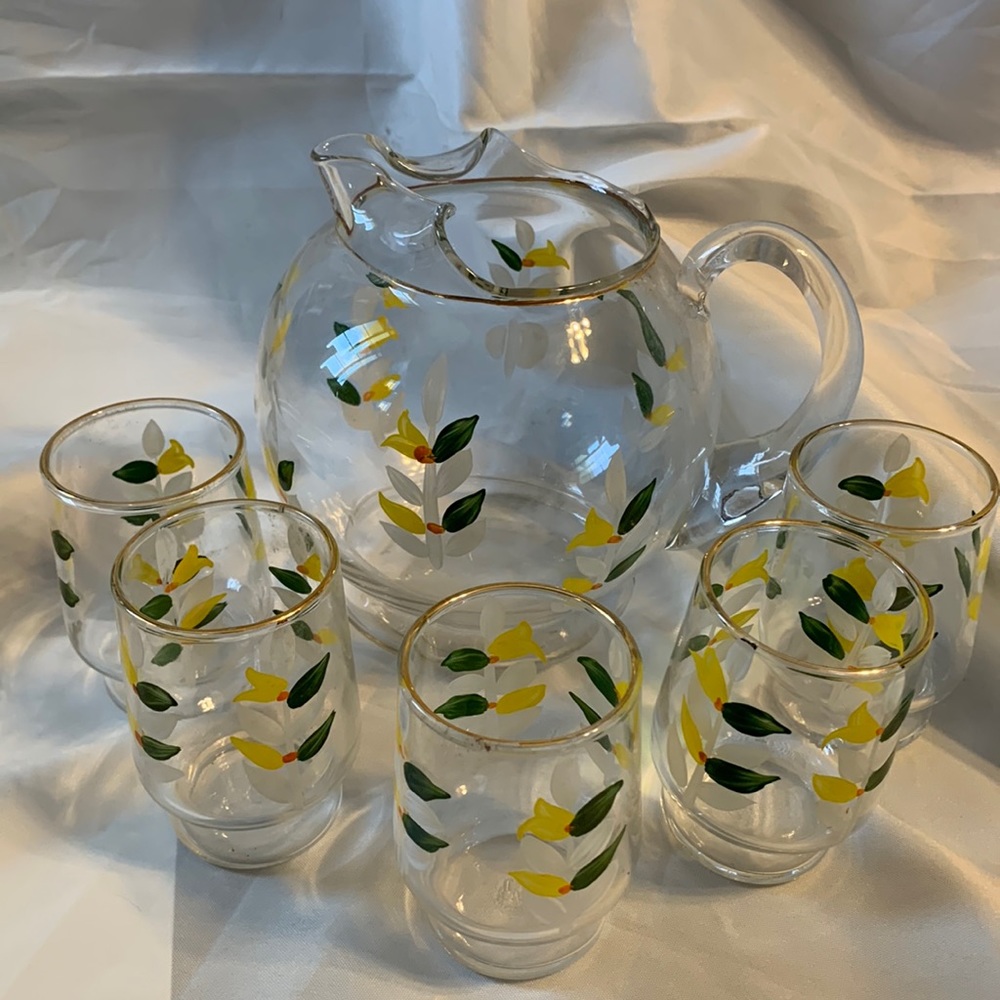 Vintage juice pitcher set with five glasses, handpainted flowers/leaves 50s/60s